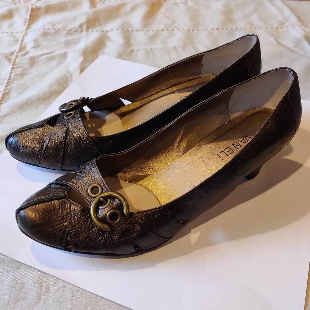 Bronze Van Eli size 8.5w Heels